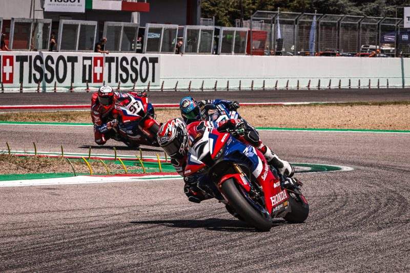 Lecuona back on the pace, top ten in SBK race 2 at Imola, Vierge in the points
