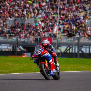 VIERGE-MAGNY-COURS_1004