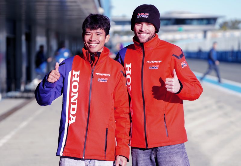 Dixon and Chantra on track for their first test with the Honda HRC team in WorldSBK